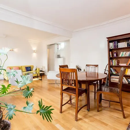 Apart Montmartre Batignolles Париж